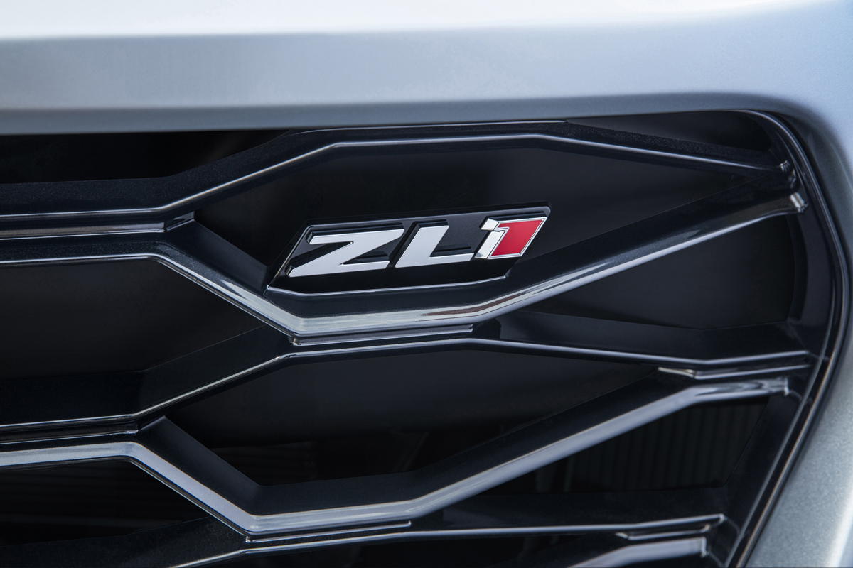 Name:  2017-Chevrolet-Camaro-ZL1-023.jpg
Views: 43441
Size:  349.7 KB