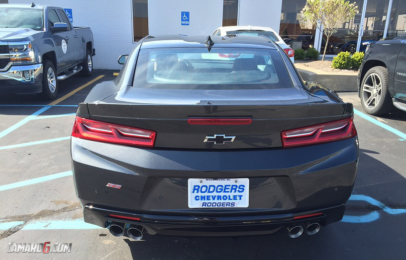 Name:  2016camarobladespoiler3.jpg
Views: 3212
Size:  182.9 KB