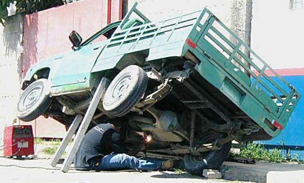 Name:  Sketchy Jack Stands.jpg
Views: 2212
Size:  49.9 KB