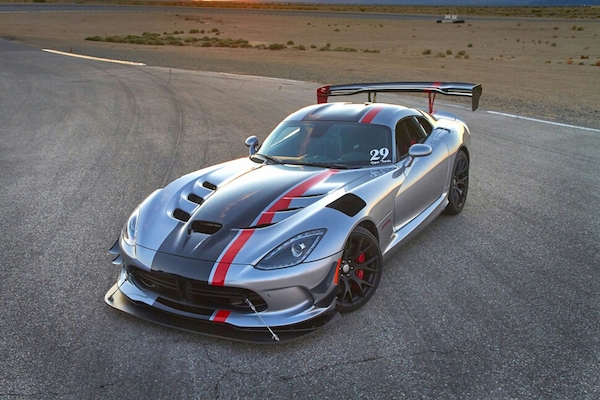 Name:  2016-dodge-viper-acr-front-top-angle-970x647-c copy.jpg
Views: 421
Size:  220.3 KB