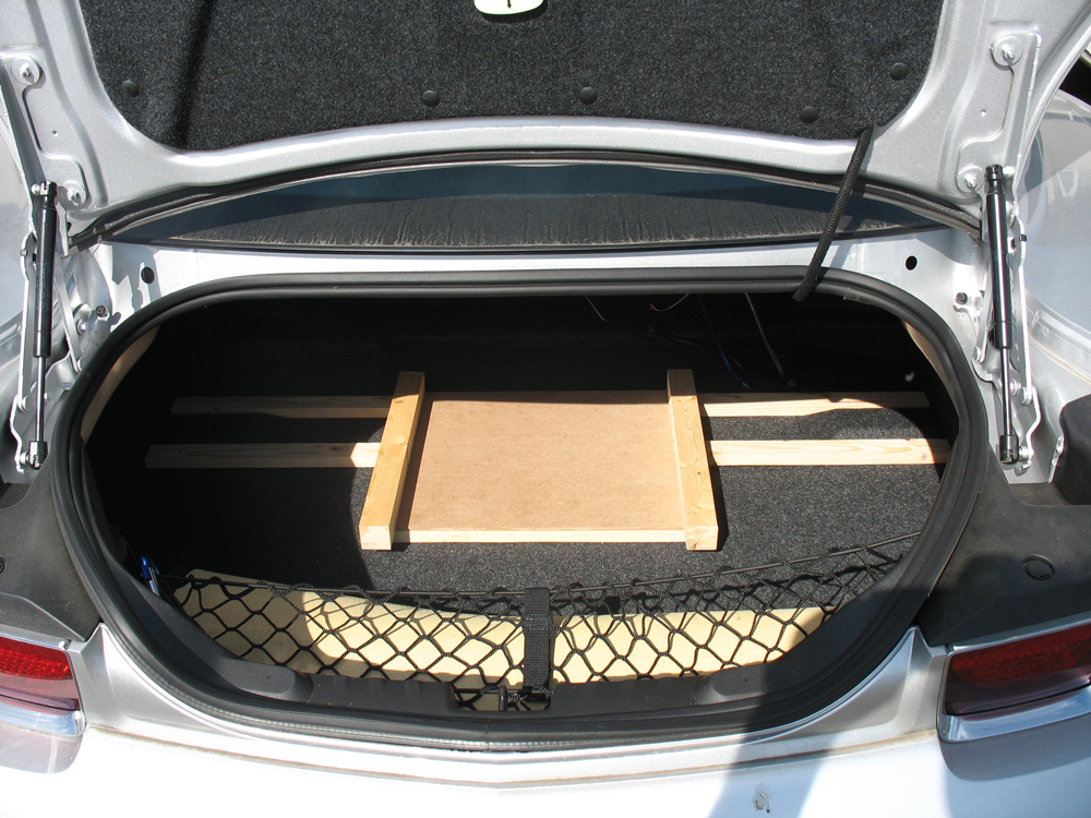 New amp rack - test fit. Held in place by gravity and side humps.