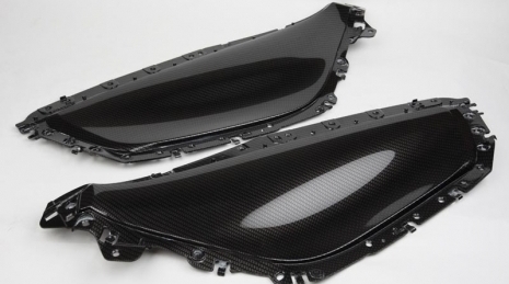 Fesler previews its hydro carbon fiber interior kit and accessories.