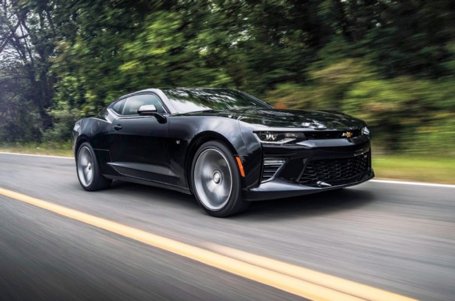 2016-chevrolet-camaro-front-three-quarter-in-motion